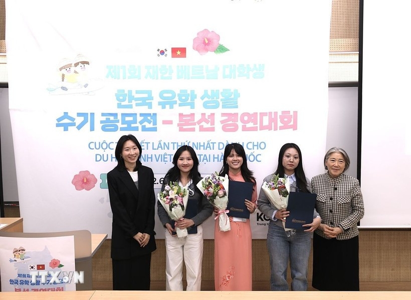 Writing contest highlights life of Vietnamese students in RoK